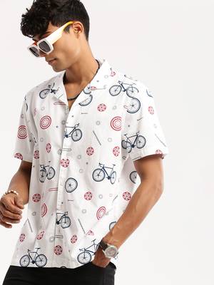 men's short sleeves graphic white shirt 1