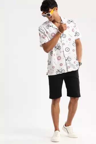 men's short sleeves graphic white shirt