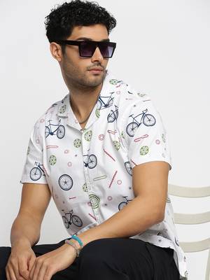 men's short sleeves graphic white shirt 1