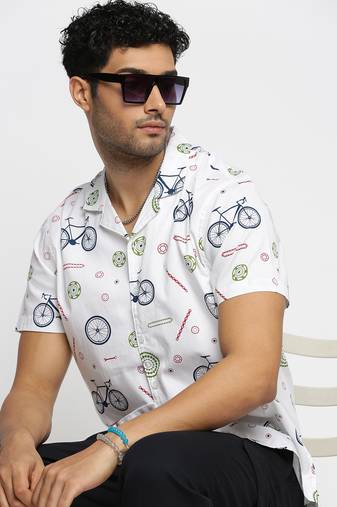men's short sleeves graphic white shirt