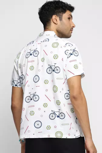men's short sleeves graphic white shirt