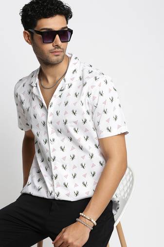 men's short sleeves graphic white shirt