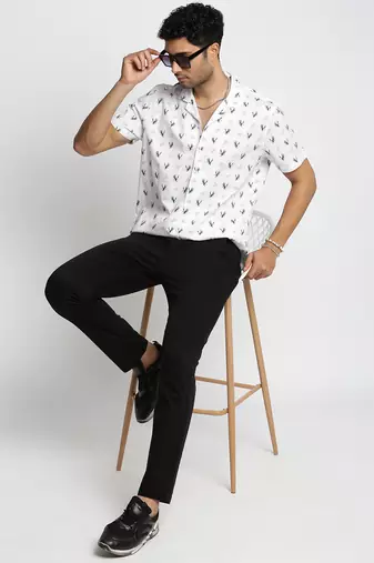 men's short sleeves graphic white shirt