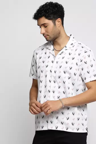 men's short sleeves graphic white shirt