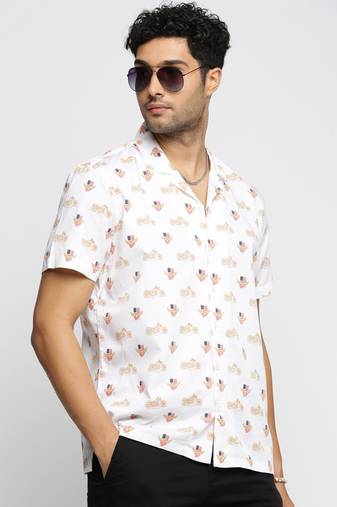 men's short sleeves graphic white shirt