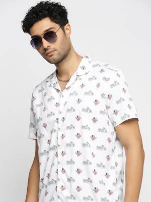 men's short sleeves graphic white shirt 1