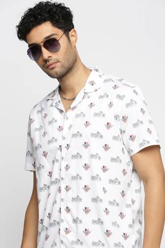 men's short sleeves graphic white shirt