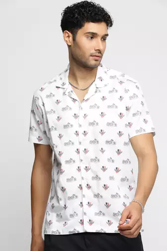 men's short sleeves graphic white shirt