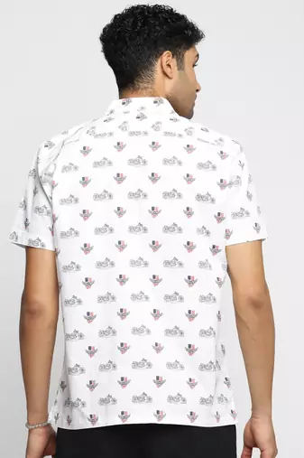 men's short sleeves graphic white shirt