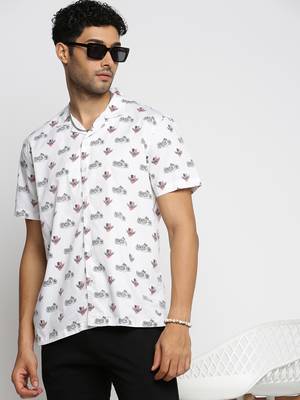 men's short sleeves graphic white shirt 1