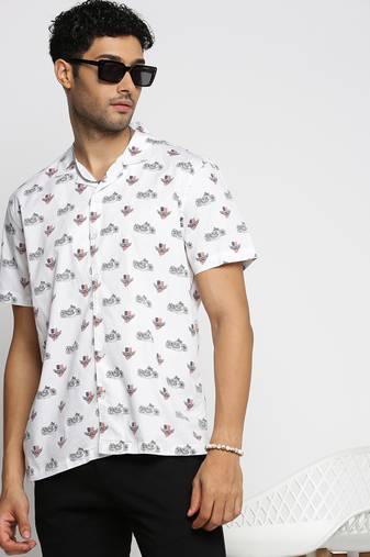 men's short sleeves graphic white shirt