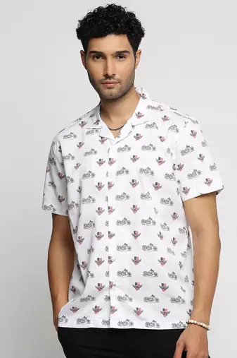 men's short sleeves graphic white shirt