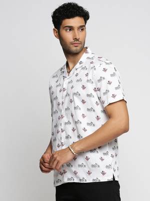 men's short sleeves graphic white shirt 3