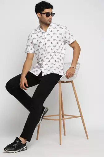 men's short sleeves graphic white shirt