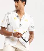 men's short sleeves graphic white shirt