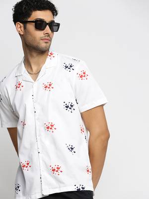 men's short sleeves graphic white shirt 1