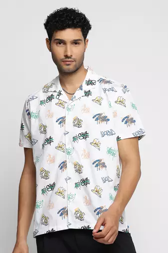 men's short sleeves typography white shirt