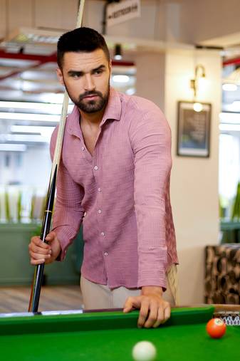 Men's nude pink self-design intertwine shirt