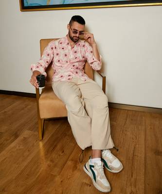 Men's light pink flower petals shirt 2