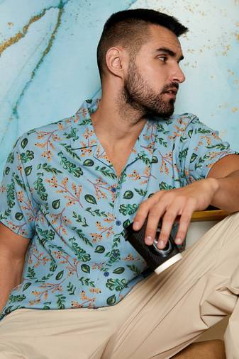Men's sky blue foliage shirt