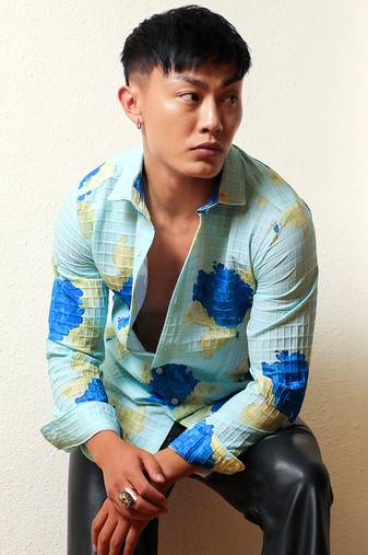 Men's light blue hydrangea foliage shirt