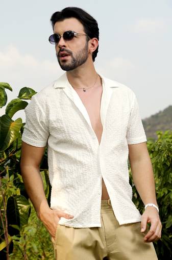 Men's chalk white micro creased shirt