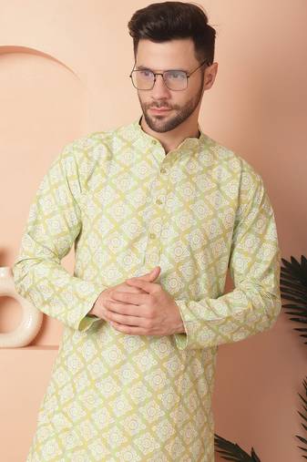 Men green printed blended cotton kurta pajama