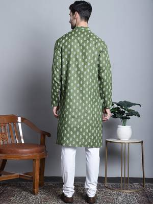 Men green printed blended cotton kurta pajama 4