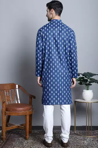 Men blue printed blended cotton kurta pajama