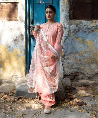Peach banarsi booti embroidered suit 1