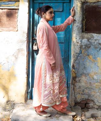 Peach banarsi booti embroidered suit 2