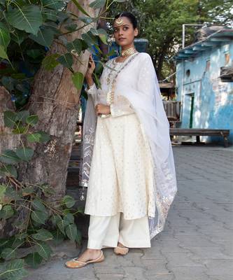 Off- white banarsi booti embroidered suit 2