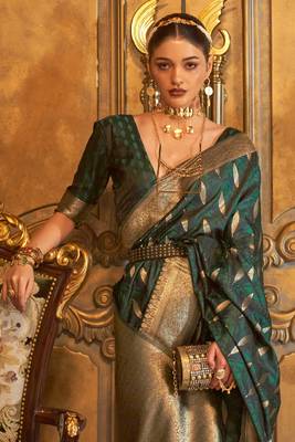Green Silk Designer Border And Pallu With Blouse And Saree For Women 2
