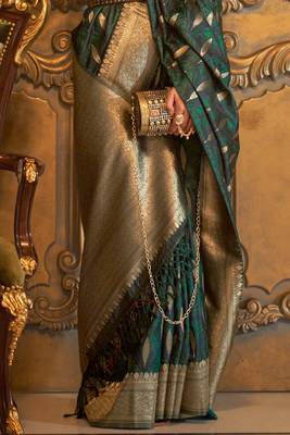 Green Silk Designer Border And Pallu With Blouse And Saree For Women 4