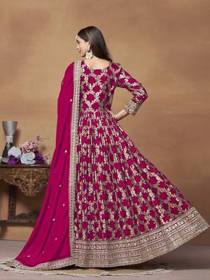 Rani pink dola jacquard jacquard woven with thread embroidery work salwar kameez 3