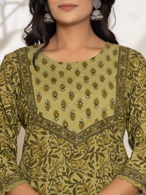  green leaf print cotton straight kurta and trouser with dupatta set 4