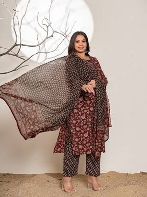  piping on yoke floral print maroon cotton plus size kurta set with dupatta set 2