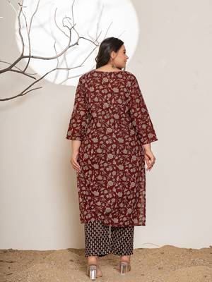  piping on yoke floral print maroon cotton plus size kurta set with dupatta set 3