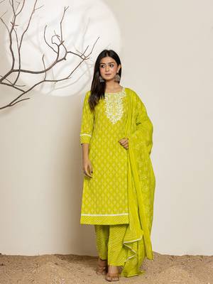  green ethnic motifs cotton straight kurta and trouser with dupatta set 1