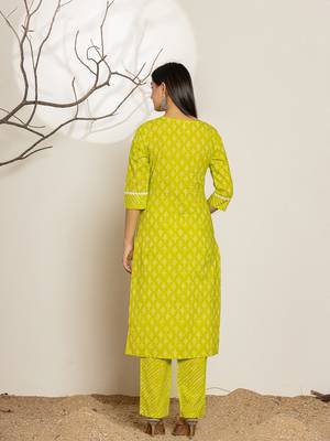  green ethnic motifs cotton straight kurta and trouser with dupatta set 3