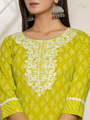  green ethnic motifs cotton straight kurta and trouser with dupatta set 4