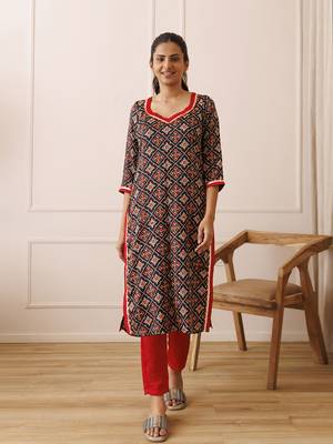 Black red patola printed kurta set 1