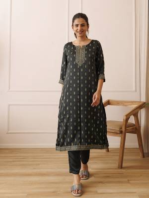 Emerald green gold foil kurta set 1