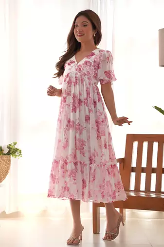 Blush pink floral print tiered midi dress