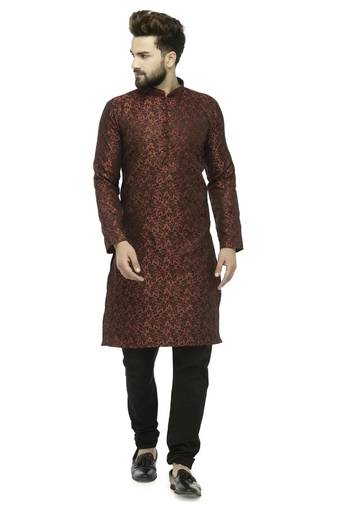 Men maroon solid blended cotton kurta pajama