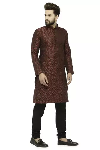 Men maroon solid blended cotton kurta pajama
