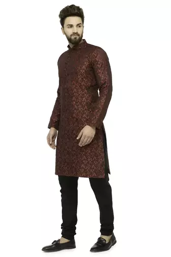 Men maroon solid blended cotton kurta pajama