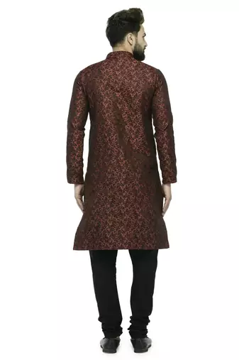 Men maroon solid blended cotton kurta pajama