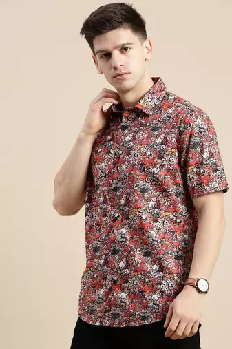 Showoff men's short sleeves graphic multi shirt
