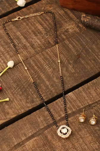 Single Stone Mangalsutra Set With Earrings